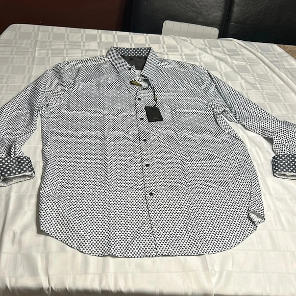 A.K.A. silk look dress shirt . Sz 1X., two tone contrasting cuff - Picture 11 of 11